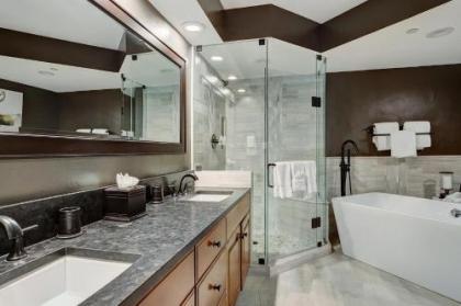 Luxurious 3 Bedroom Walk To Slopes & Beaver Creek Village Condo - image 4