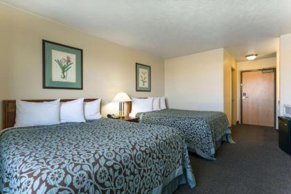 Days Inn by Wyndham Beaver - image 5
