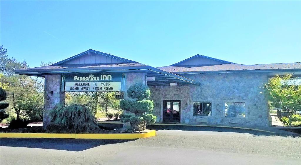 Pepper Tree Inn - main image