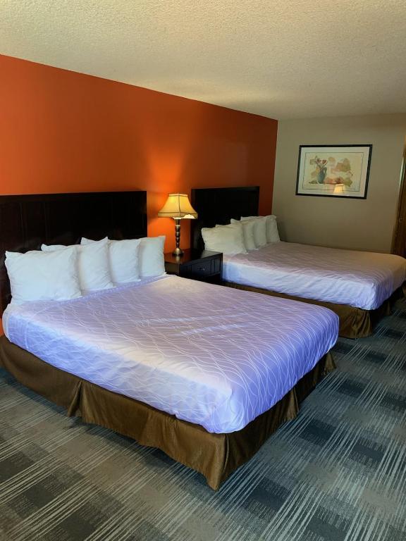 Pepper Tree Inn - image 4