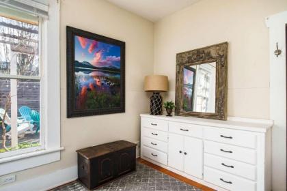Watson Avenue Cottage - image 15