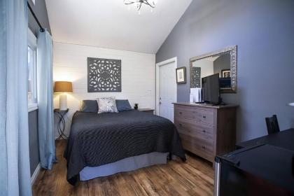 Watson Avenue Tiny House - image 10