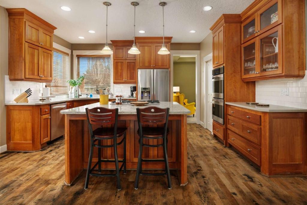 Highland Gables - image 4