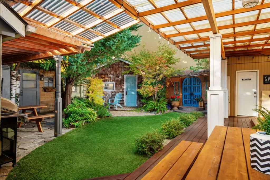Watson Avenue Villa - main image