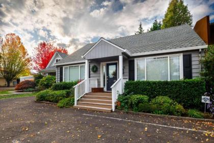 Watson Avenue Villa - image 10