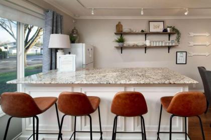 Watson Avenue Villa - image 2
