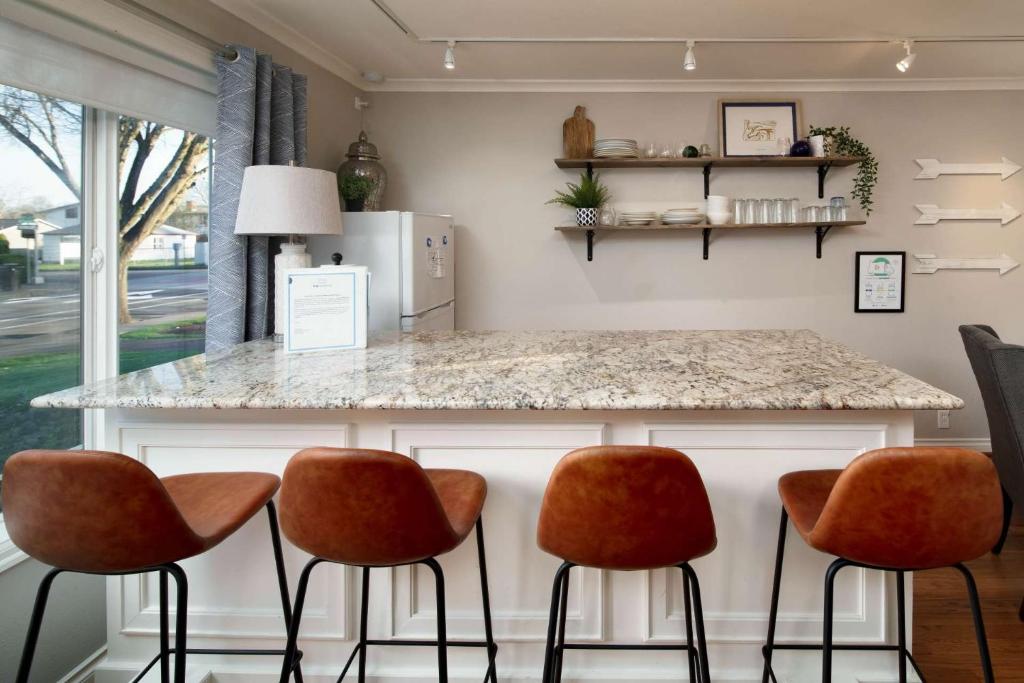 Watson Avenue Villa - image 2