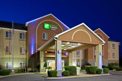 Holiday Inn Express Hotel & Suites Bedford an IHG Hotel Louisville
