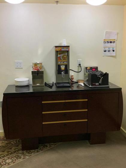 Bedford Plaza Hotel - Boston - image 3