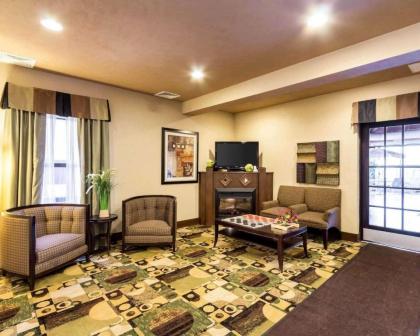 Quality Inn & Suites Oakwood Village - image 21