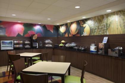 Fairfield Inn & Suites Chicago Midway Airport - image 10