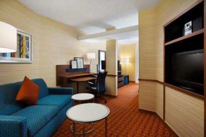 Fairfield Inn & Suites Chicago Midway Airport - image 8