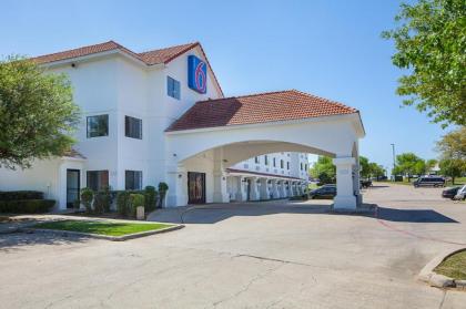 Motel 6-Bedford TX - Fort Worth - image 4