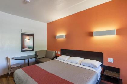 Motel 6-Bedford TX - Fort Worth - image 6
