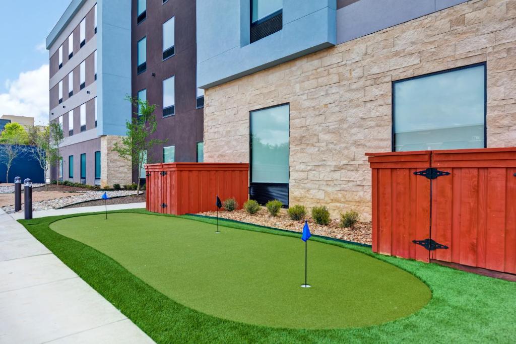 Home2 Suites By Hilton Bedford Dfw West - image 7