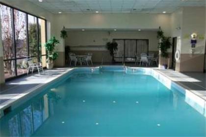 Hampton Inn Bedford - image 12
