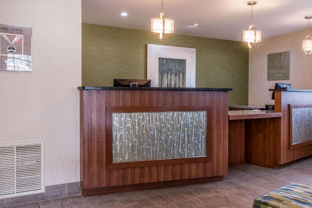Quality Inn Bedford - image 2