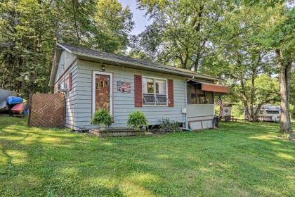 Wee Humble Cottage with Hunting and Canoeing! - image 10