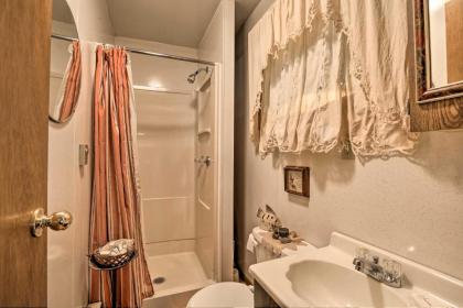 Wee Humble Cottage with Hunting and Canoeing! - image 12