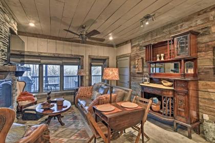 Well-Appointed Ski Nook with Deck on Top of Beech Mtn - image 5