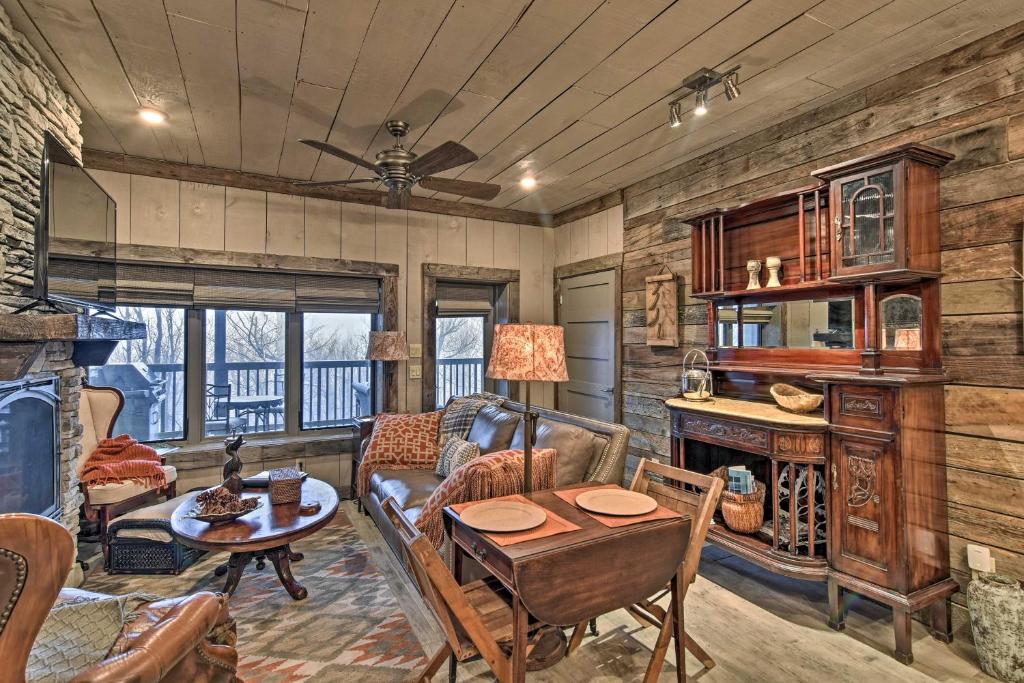 Well-Appointed Ski Nook with Deck on Top of Beech Mtn - image 5