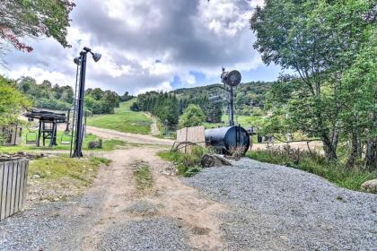 Well-Appointed Ski Nook with Deck on Top of Beech Mtn - image 9
