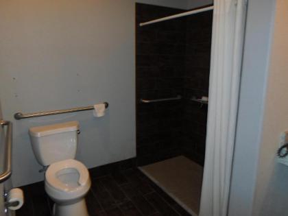 Studio 6-Beeville TX - image 12