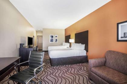 La Quinta by Wyndham Beeville - image 9