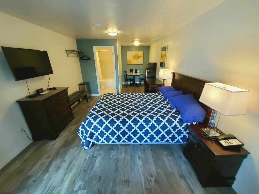 Belfair Motel - main image