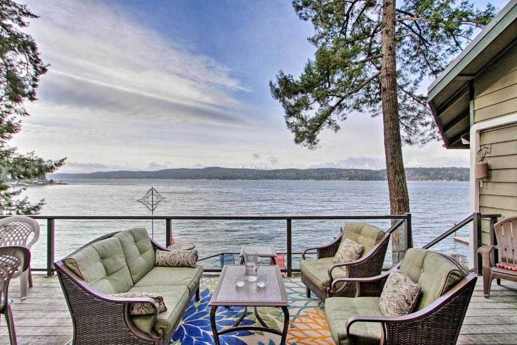 Waterfront Home on Hood Canal Hot Tub and Dock - main image