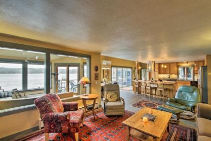 Waterfront Home on Hood Canal Hot Tub and Dock - image 9