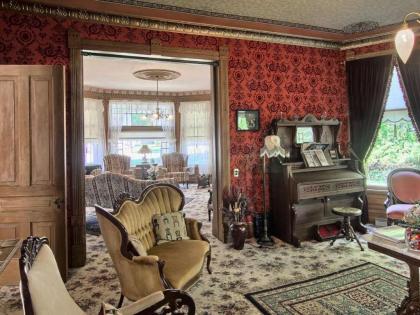 Grand Victorian B&B Inn - image 14