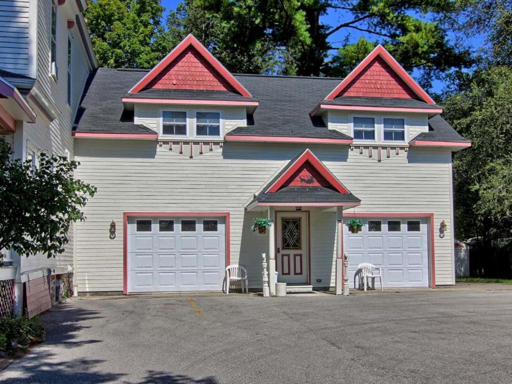 Grand Victorian B&B Inn - image 5