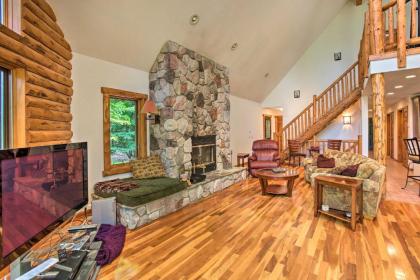 Golf Course Bellaire Home with Hot Tub and BBQ! - image 10