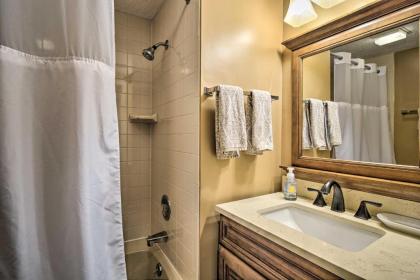 Cozy Bellaire Condo 500 Ft to Summit Village! - image 15