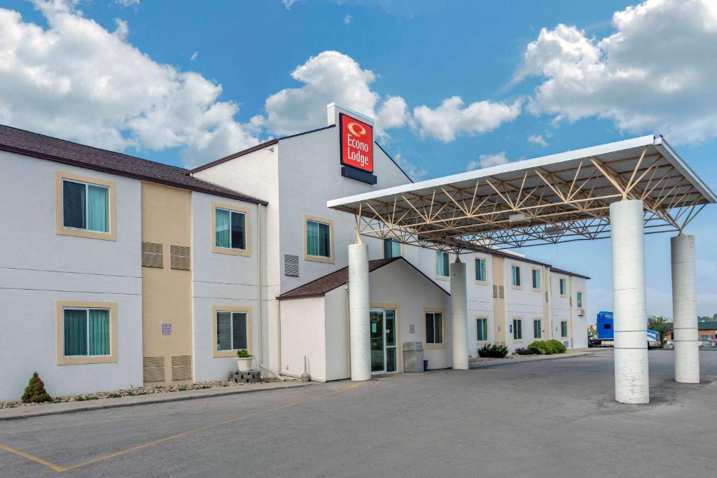 Econo Lodge Belle Fourche - image 6