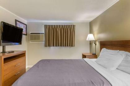 Econo Lodge Bellefonte - image 10