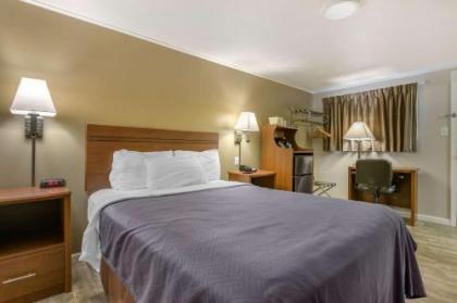 Econo Lodge Bellefonte - image 13