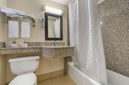 Econo Lodge Bellefonte - image 15