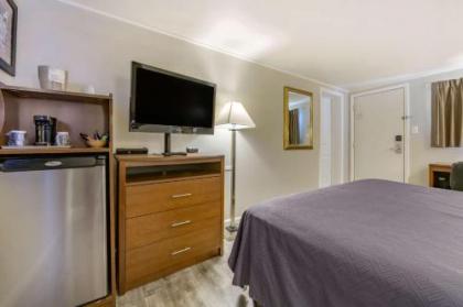 Econo Lodge Bellefonte - image 4