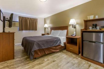 Econo Lodge Bellefonte - image 8