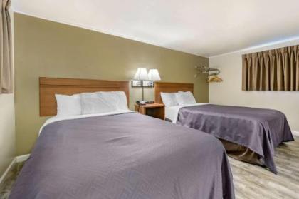 Econo Lodge Bellefonte - image 9