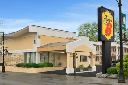 Super 8 by Wyndham Belleville St. Louis Area - image 10