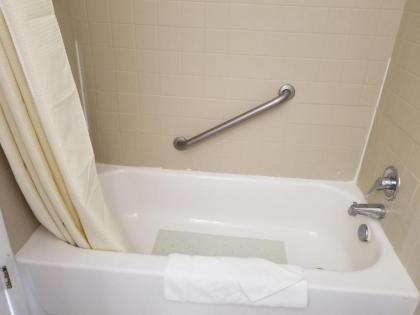 Americas Best Value Inn Belleville - image 7