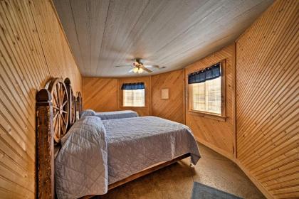 Hidden Cabin with 200 Acres about 10 Miles to State Park! - image 9