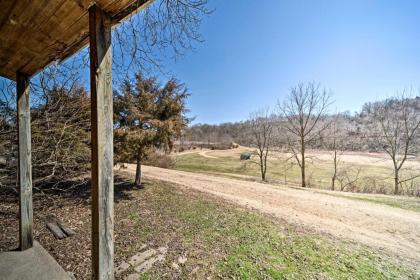 Cozy Spragueville Studio Cabin by Maquoketa River - image 7