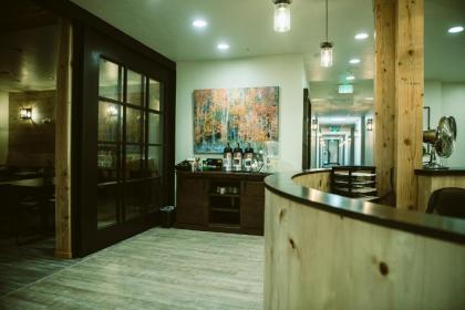 Silver Creek Hotel - image 4