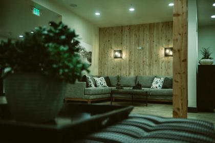 Silver Creek Hotel - image 5