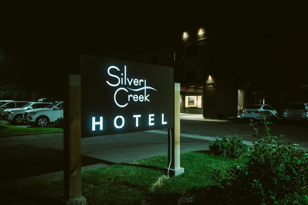 Silver Creek Hotel - image 7