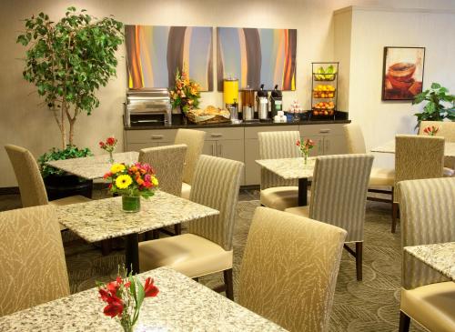 Silver Cloud Inn Bellevue Downtown - image 7